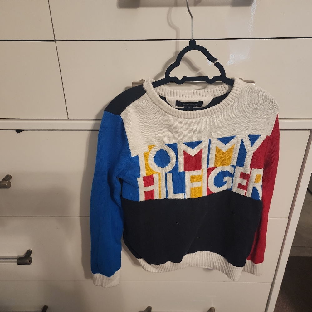 Tommy Hilfiger sweater size boys 6/7